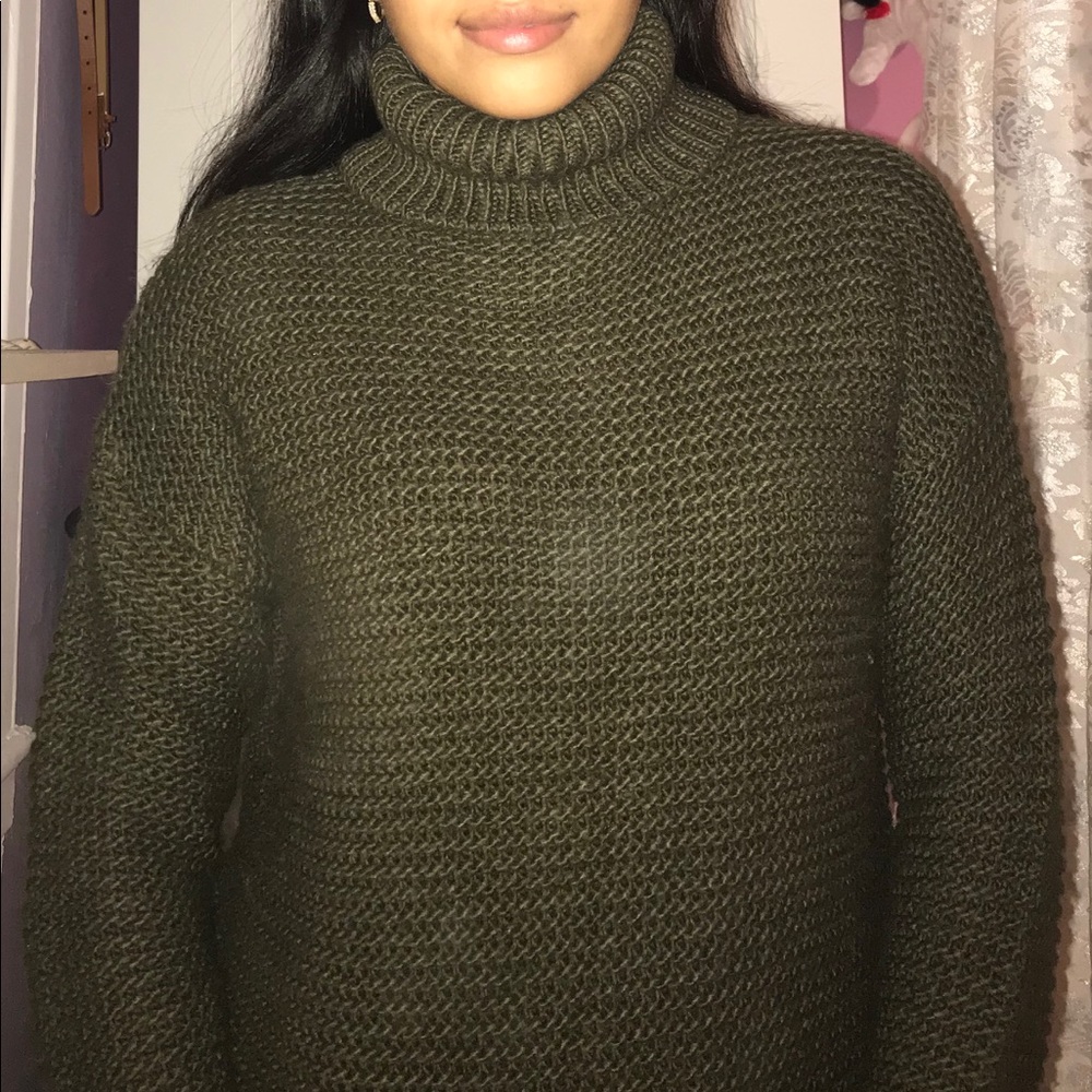 Forever 21 Turtle Neck
